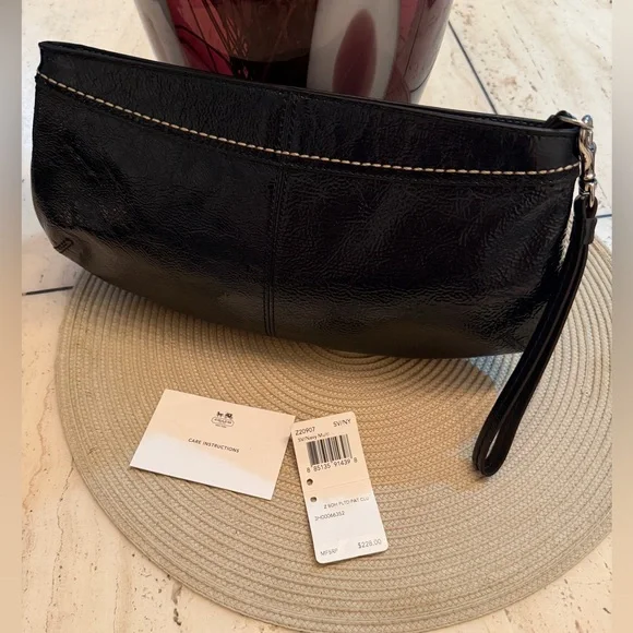 NWT 2012 Coach Navy Pleated Patent Leather Wristlet Clutch with Stitching - Picture 5 of 16
